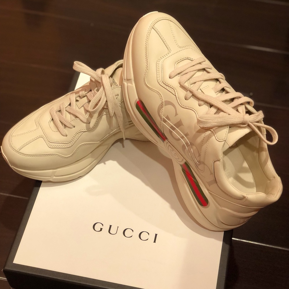 Gucci Men's Rhyton logo leather sneaker